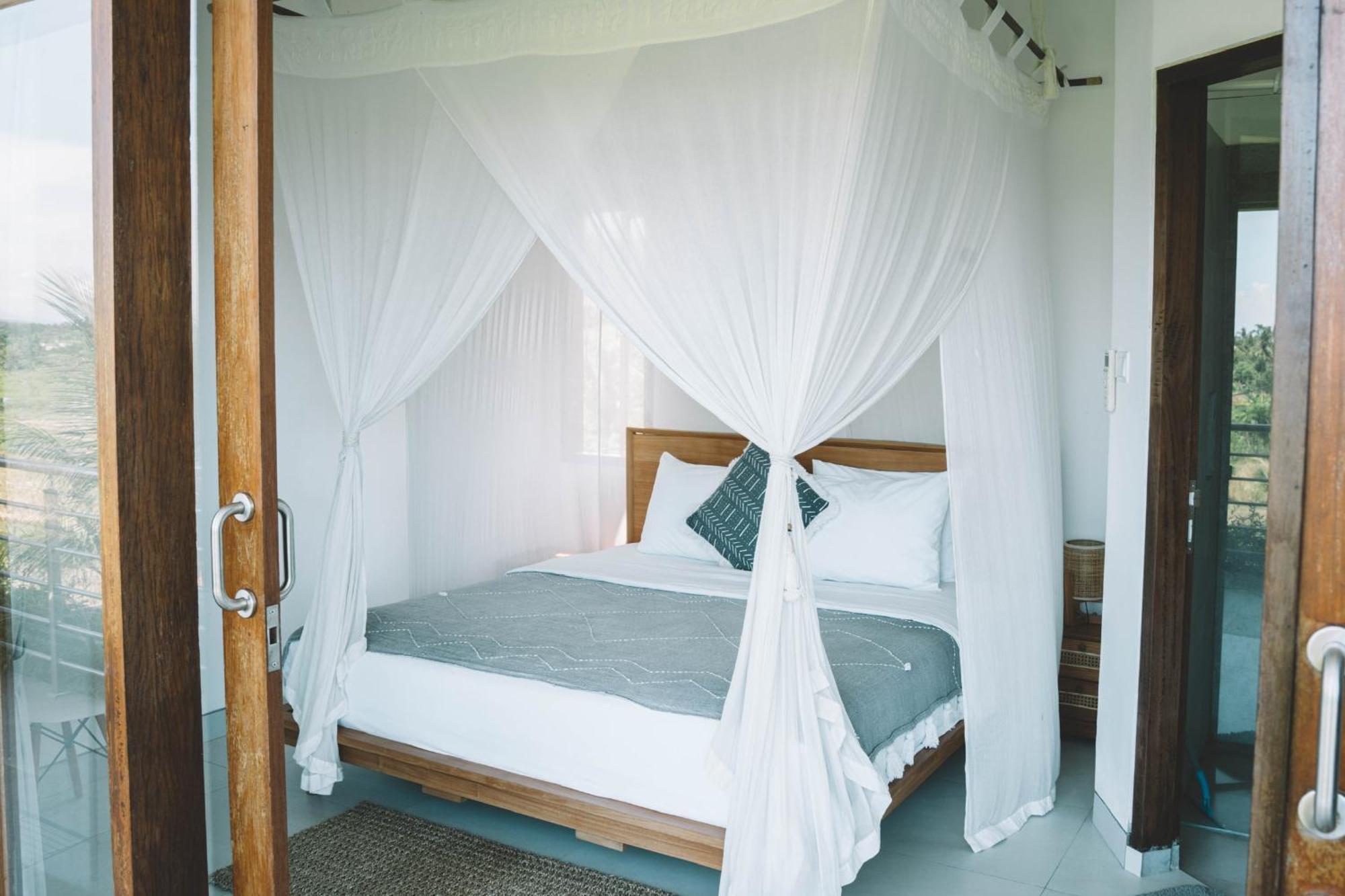 Three Palms Surf & Stay Medewi Airsatang Luaran gambar