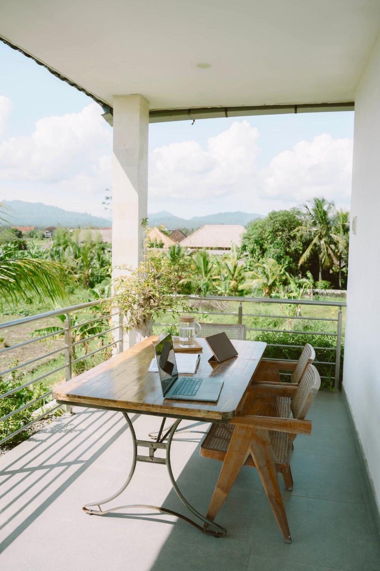 Three Palms Surf & Stay Medewi Airsatang Luaran gambar